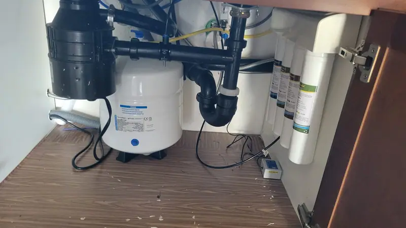 Under-sink reverse osmosis system and storage tank, Lodi area