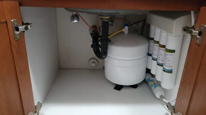 Under-sink reverse osmosis system with storage tank, Manteca area